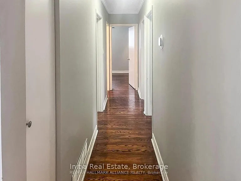 15 Grove Park Cres #MAIN — Photo 5