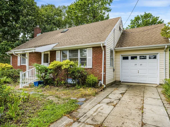 2930 Fortesque Ave, Oceanside, NY 11572
