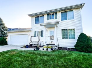 6908 Sweetwater Dr, Des Moines, IA 50320