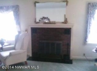 207 3rd St NE, Roseau, MN 56751