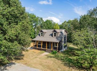 527 Countrywood Ln, Gainesboro, TN 38562