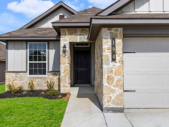 3rd image of 194 Emery Oak Way