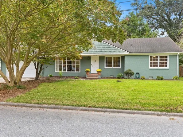 1610 Crescent Dr, Elizabeth City, NC 27909