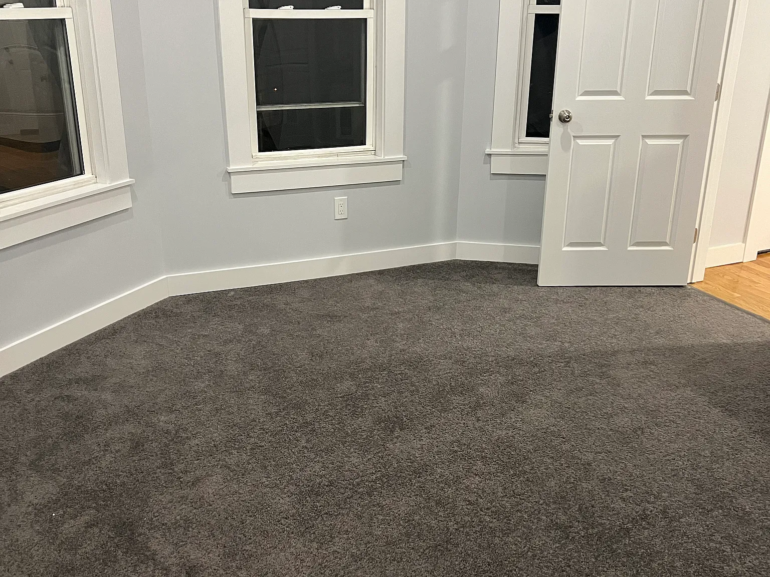 3 bed, 1050 sqft, $3,300 — Photo 2