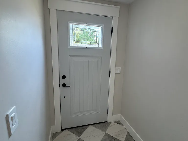 Pleasant Ave — Photo 17