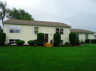 3 Lucas Cir, Grove City, PA 16127