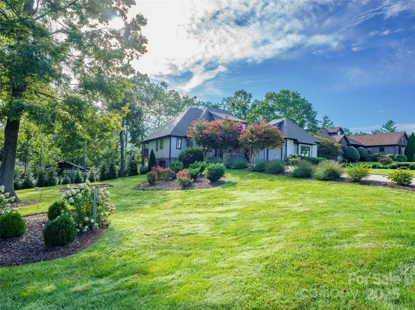 34 King Heights Dr, Fletcher, NC 28732