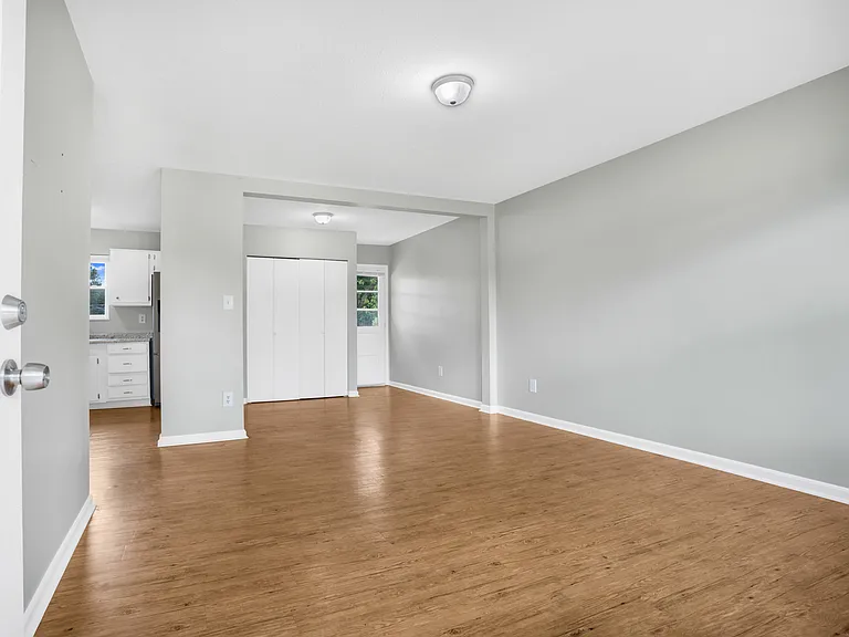 4810 Guy Dr — Photo 4