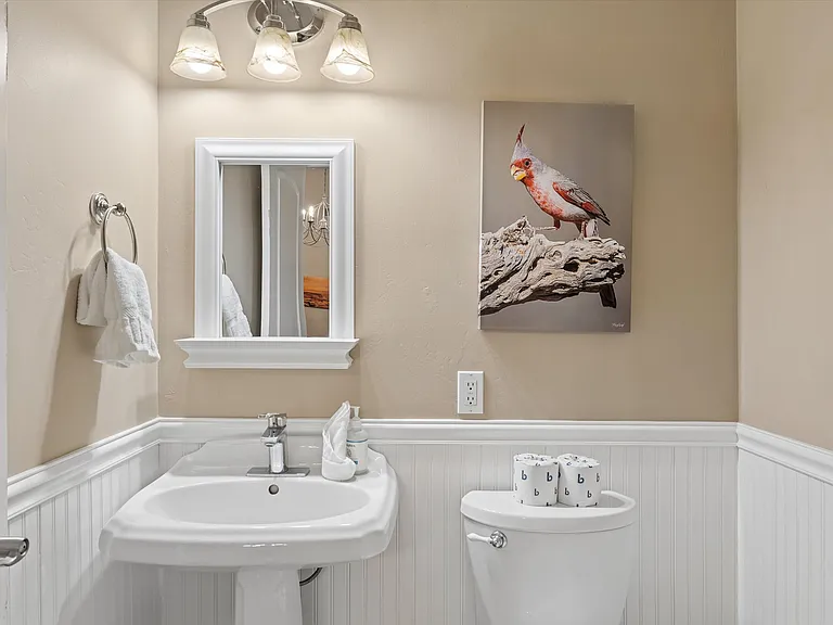 9033 W Patrick Ln — Photo 32