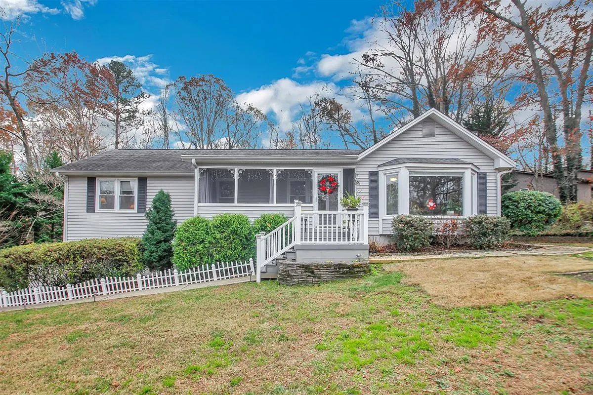 132 Bramble Oak Dr photo 1