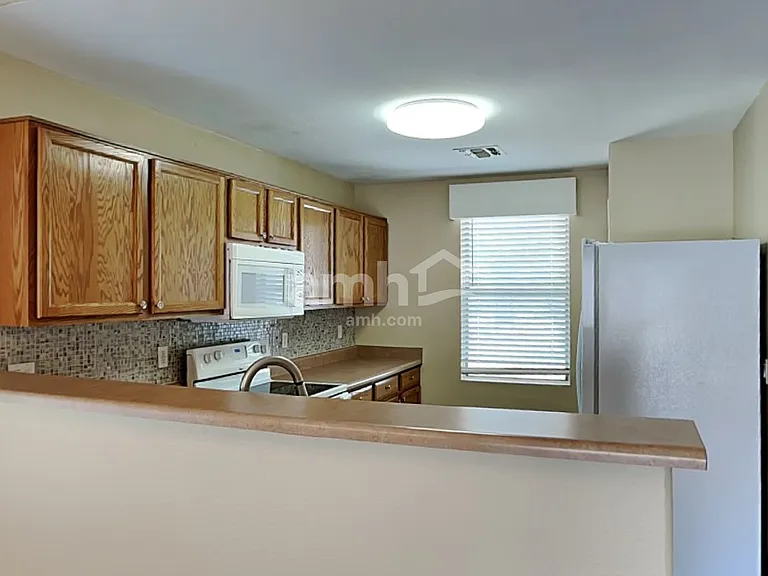 16425 N 113th Dr — Photo 3