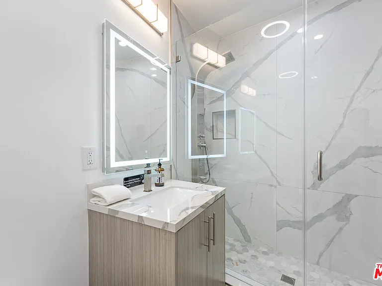 6181 Temple Hill Dr — Photo 40