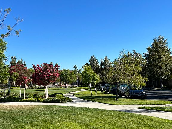 3rd image of 376 Golden Bear Ln
