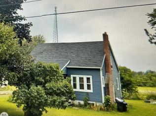 2400 S Sherman Rd, Applegate, MI 48401