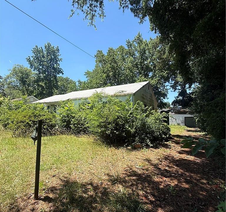 2nd image of 511 Brightwood Ave