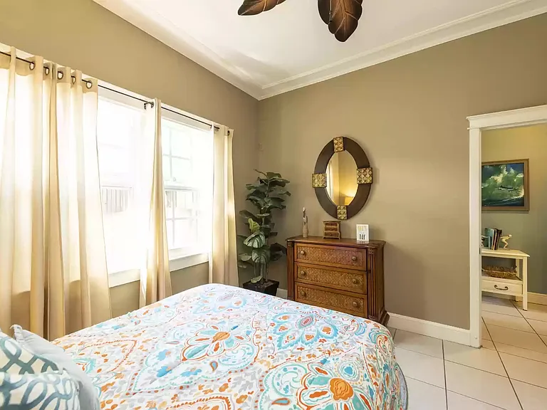 408 Amelia St — Photo 10