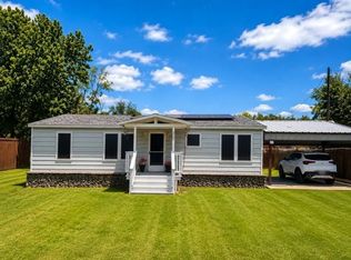 305 N Ewing St, Boyd, TX 76023