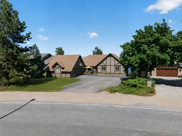 1863 Horizon Dr, West Kelowna, BC V1Z 3E4