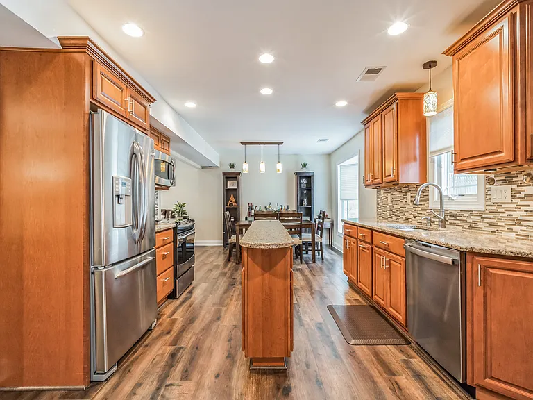 437 Holly Ln — Photo 9