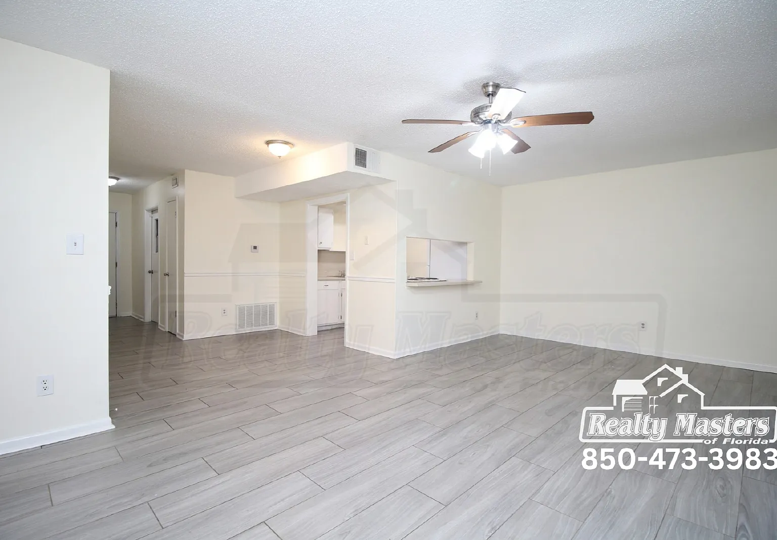 3 bed, 2.5 bath, 1276 sqft, $1,425 — Photo 4