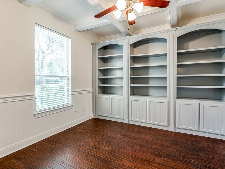 14575 Daneway Dr — Photo 6