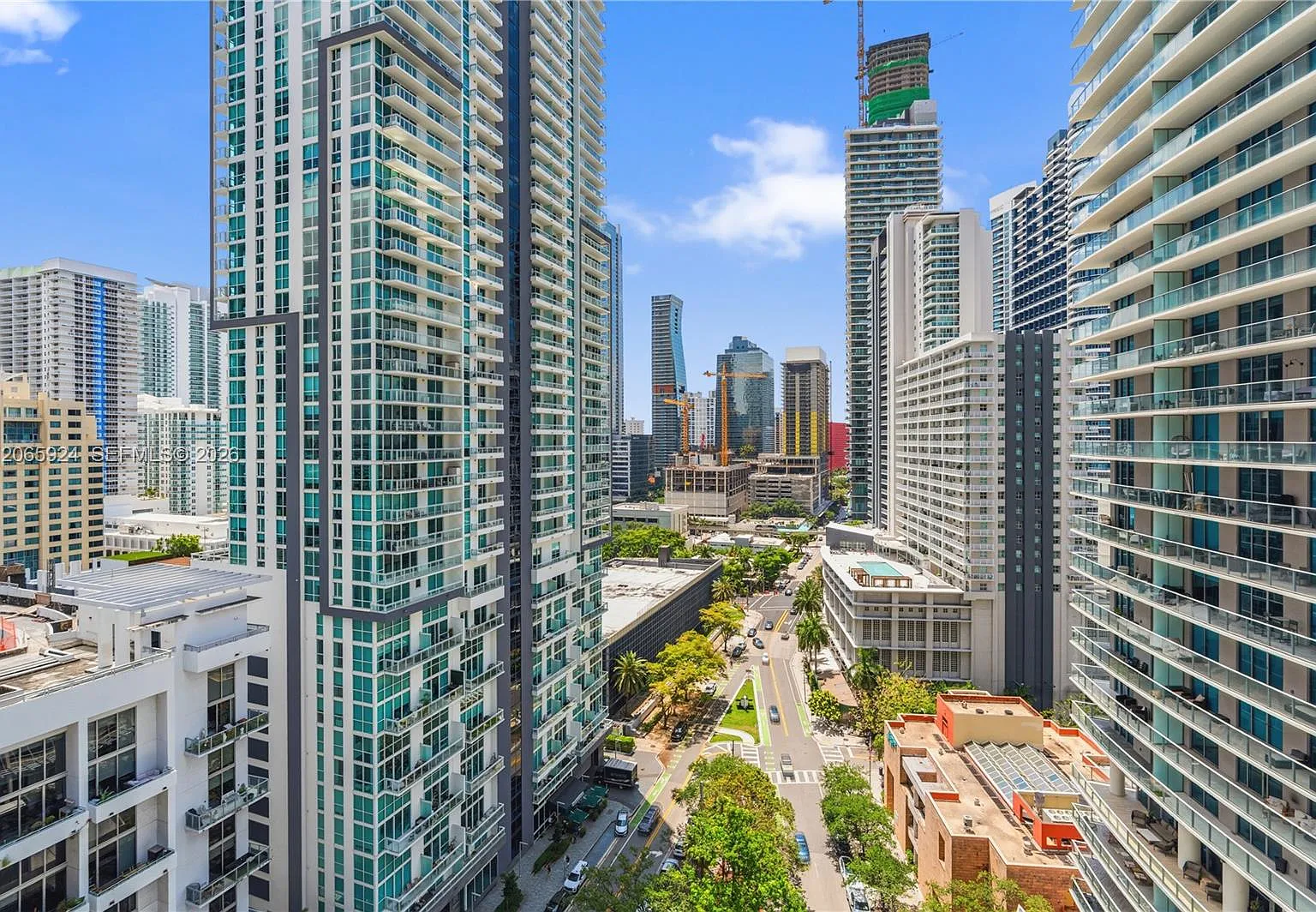 Brickell Flatiron Condo — Photo 3