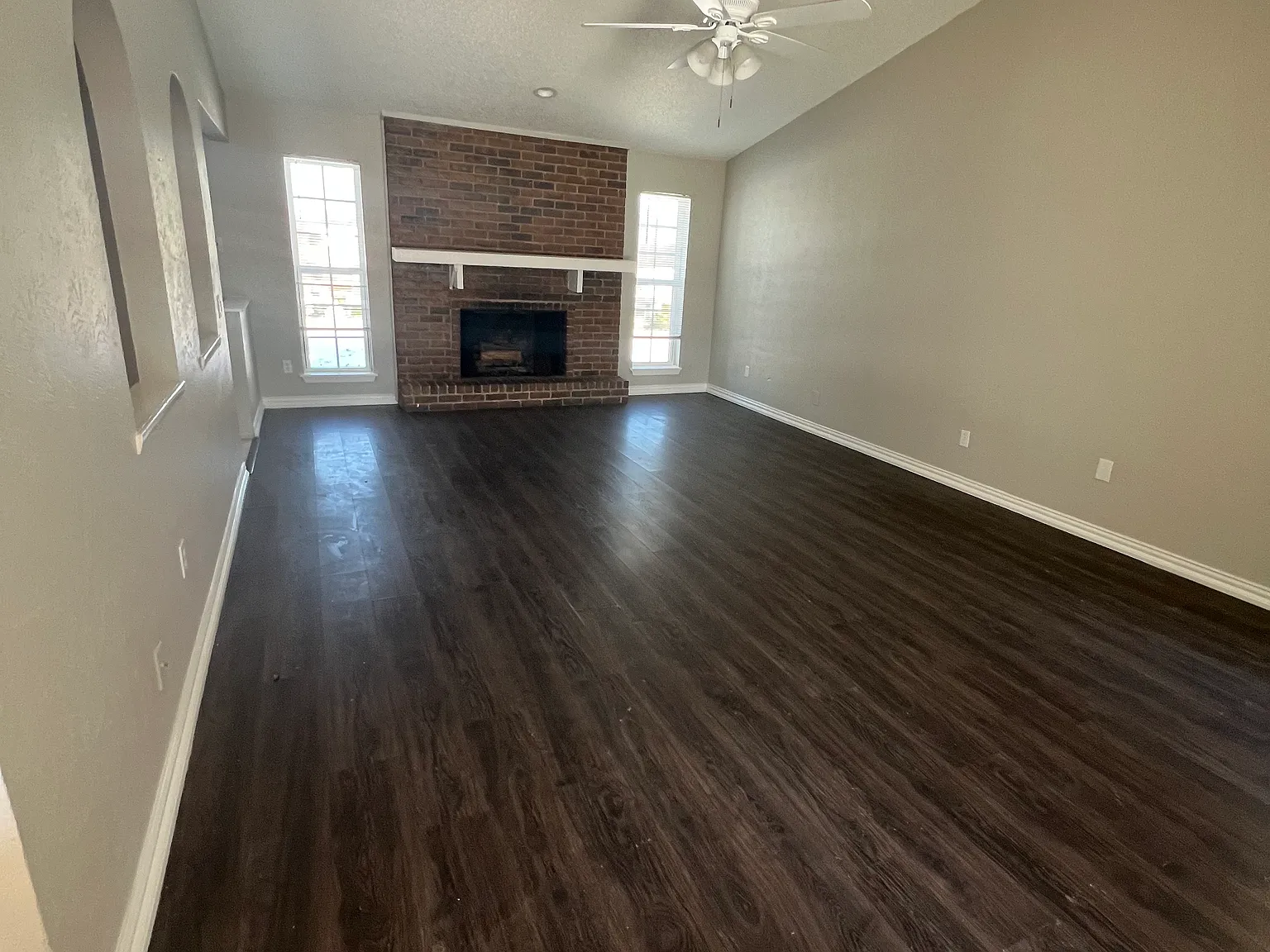 3 bed, 1605 sqft, $2,495 — Photo 2