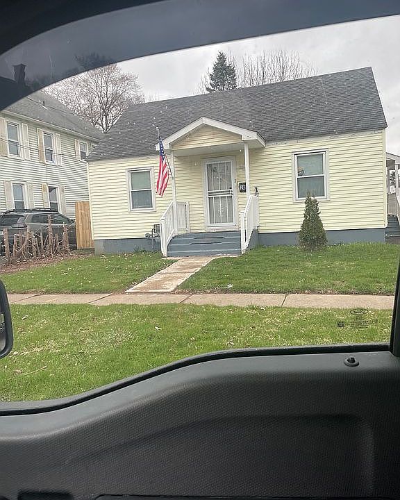 1st image of 20 Gardner St #1