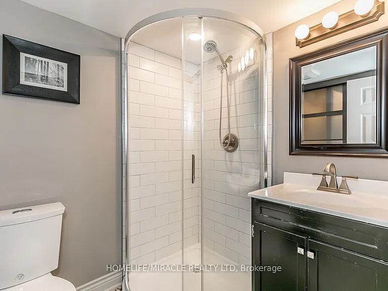 60 Edwards Dr #BASEMENT — Photo 17