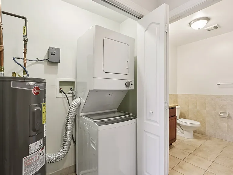Summit Ridge Luxury Apartments — Photo 80