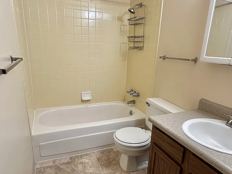 Bathroom 1718-B2