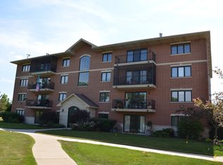 6840 W Winding Trl UNIT 303, Oak Forest, IL 60452