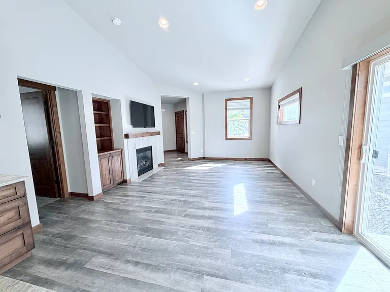 2141 N Wolfe Penn St — Photo 6