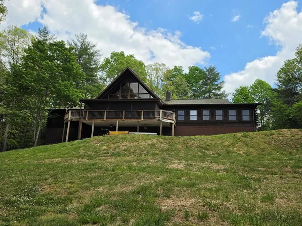 978 Ashley Ln, Young Harris, GA 30582