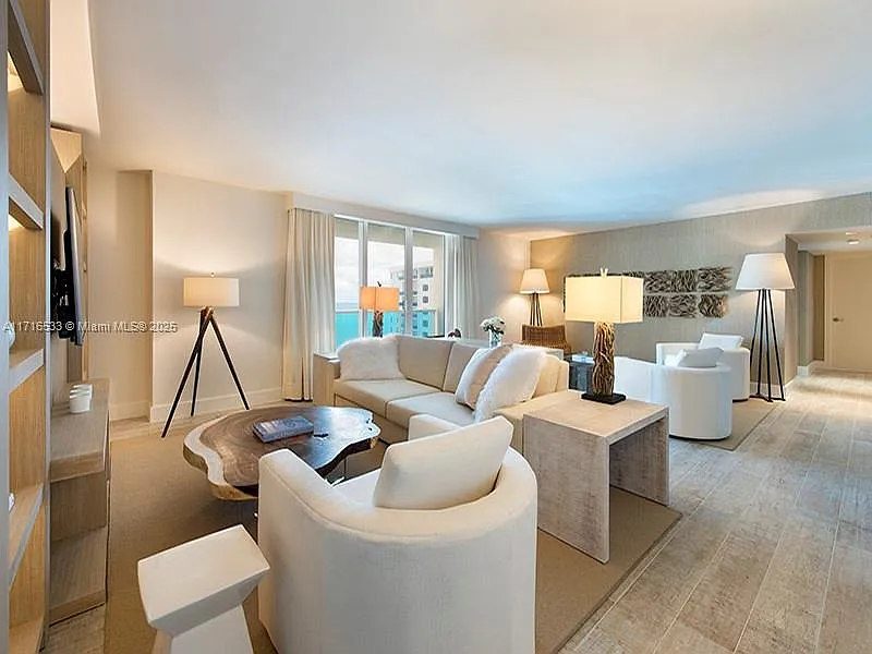 2399 Collins Avenue — Photo 2