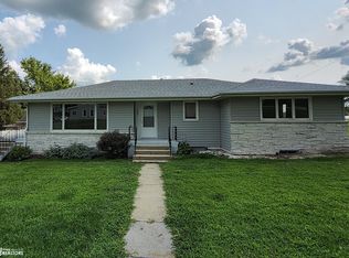 103 W Lyon St, Avoca, IA 51521