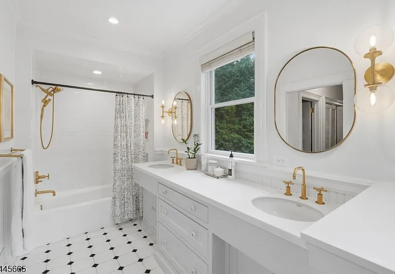 40 Oakwood Ave — Photo 21