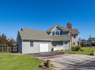 17 Harbor Pl, Massapequa, NY 11758