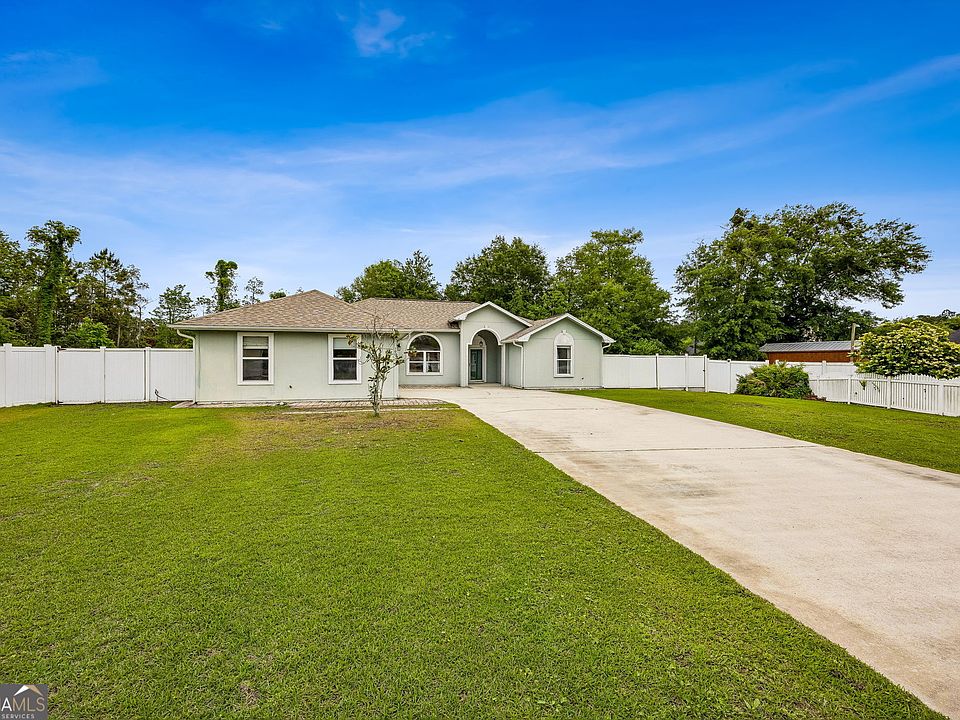 1st image of 106 Lake Manor Ct