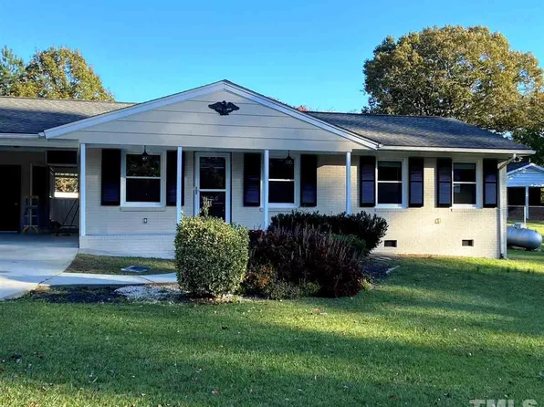 700 Wakeland Dr, Garner, NC 27529