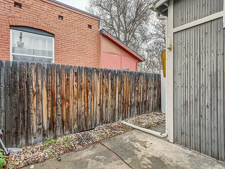 2805 N Franklin St — Photo 13