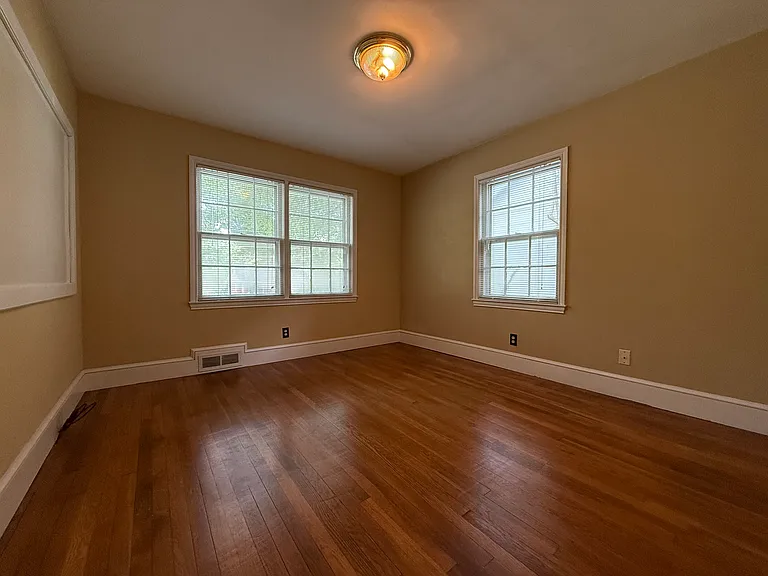 912 Madison Ave — Photo 16