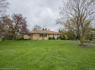 53330 Schoenherr Rd, Shelby Township, MI 48315