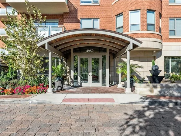 4950 Central St APT 702, Kansas City, MO 64112