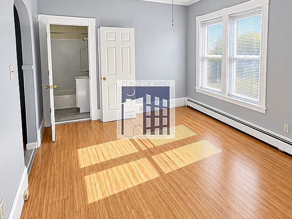 4th image of 33 Grove St #1R