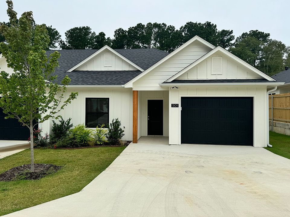 1st image of 1011 McClenny Dr #1101