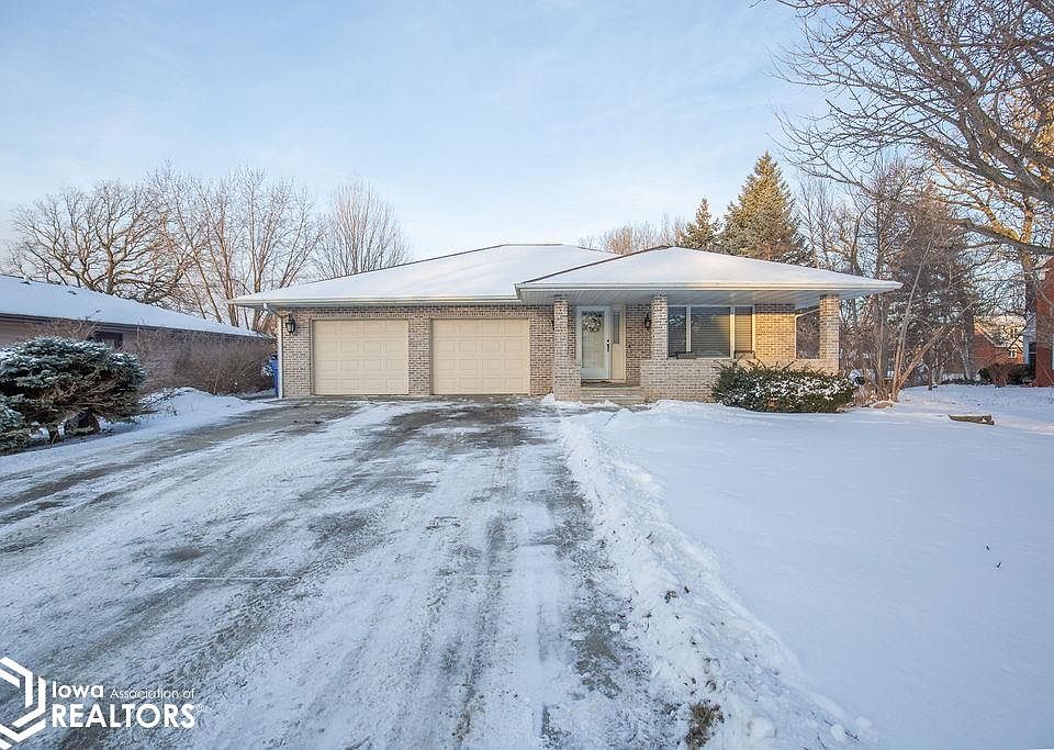1st image of 900 S Minnesota St