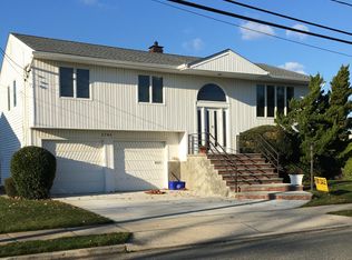 3784 Carrel Blvd, Oceanside, NY 11572