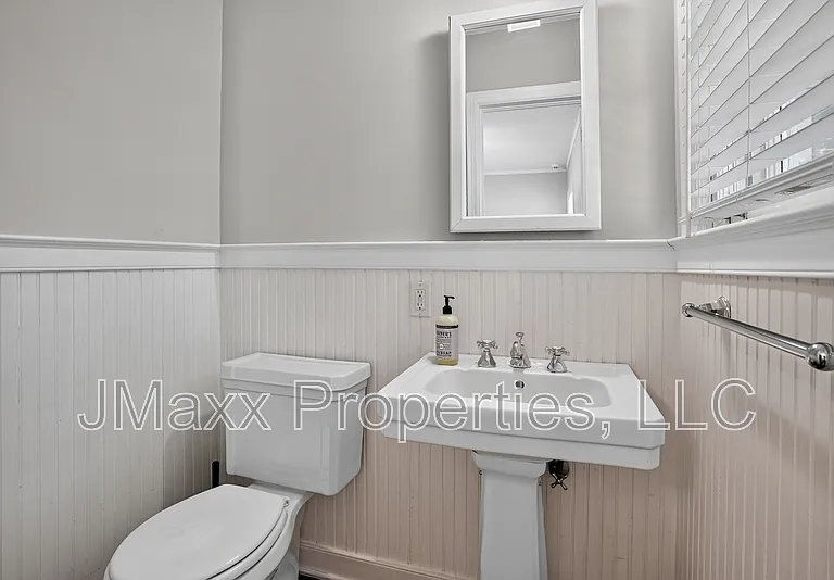 807 Cardova Dr NE — Photo 20