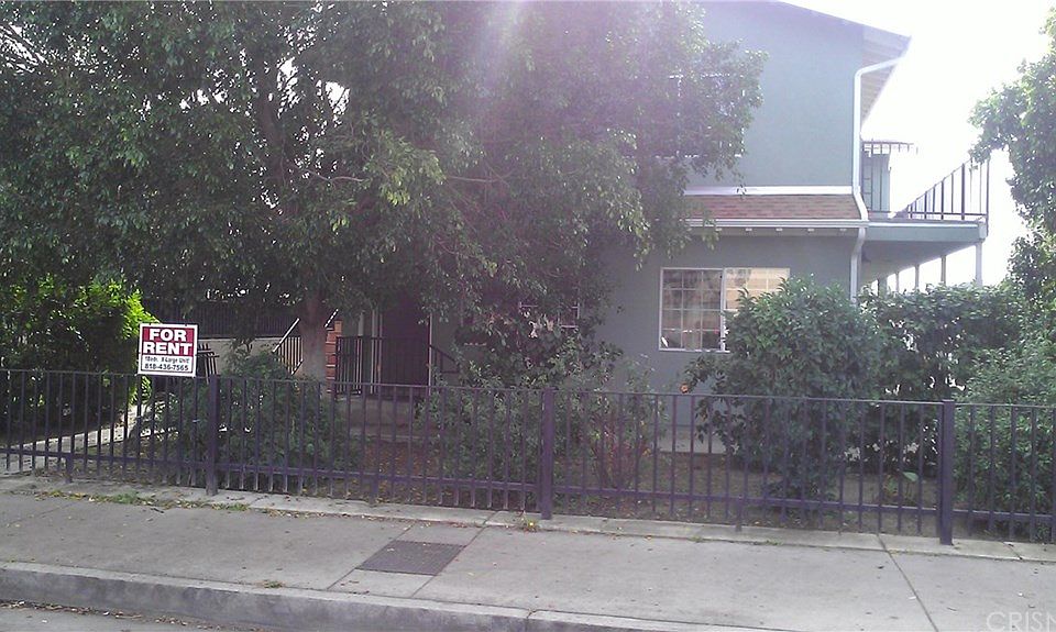 1st image of 11434 Oxnard St APT 4